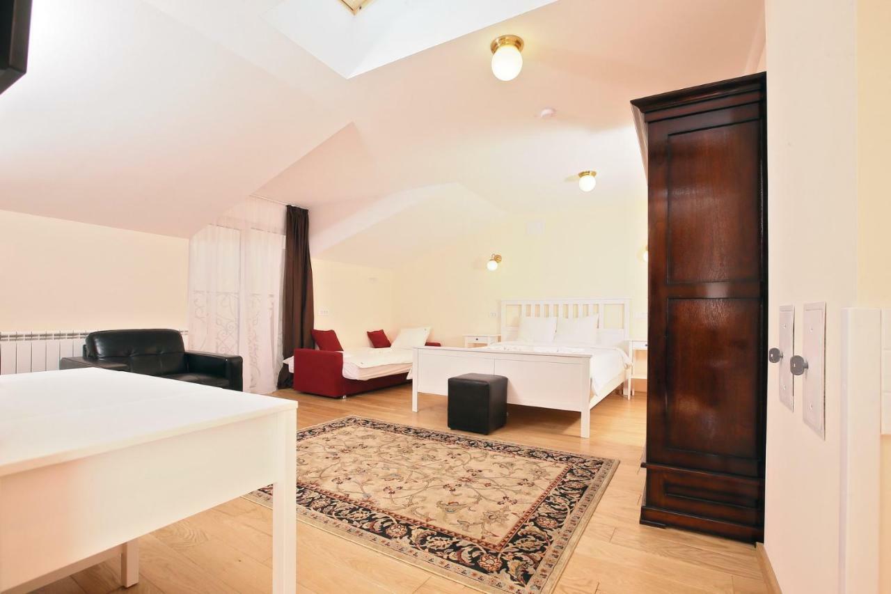 Boutique Apartments Oradea Zewnętrze zdjęcie