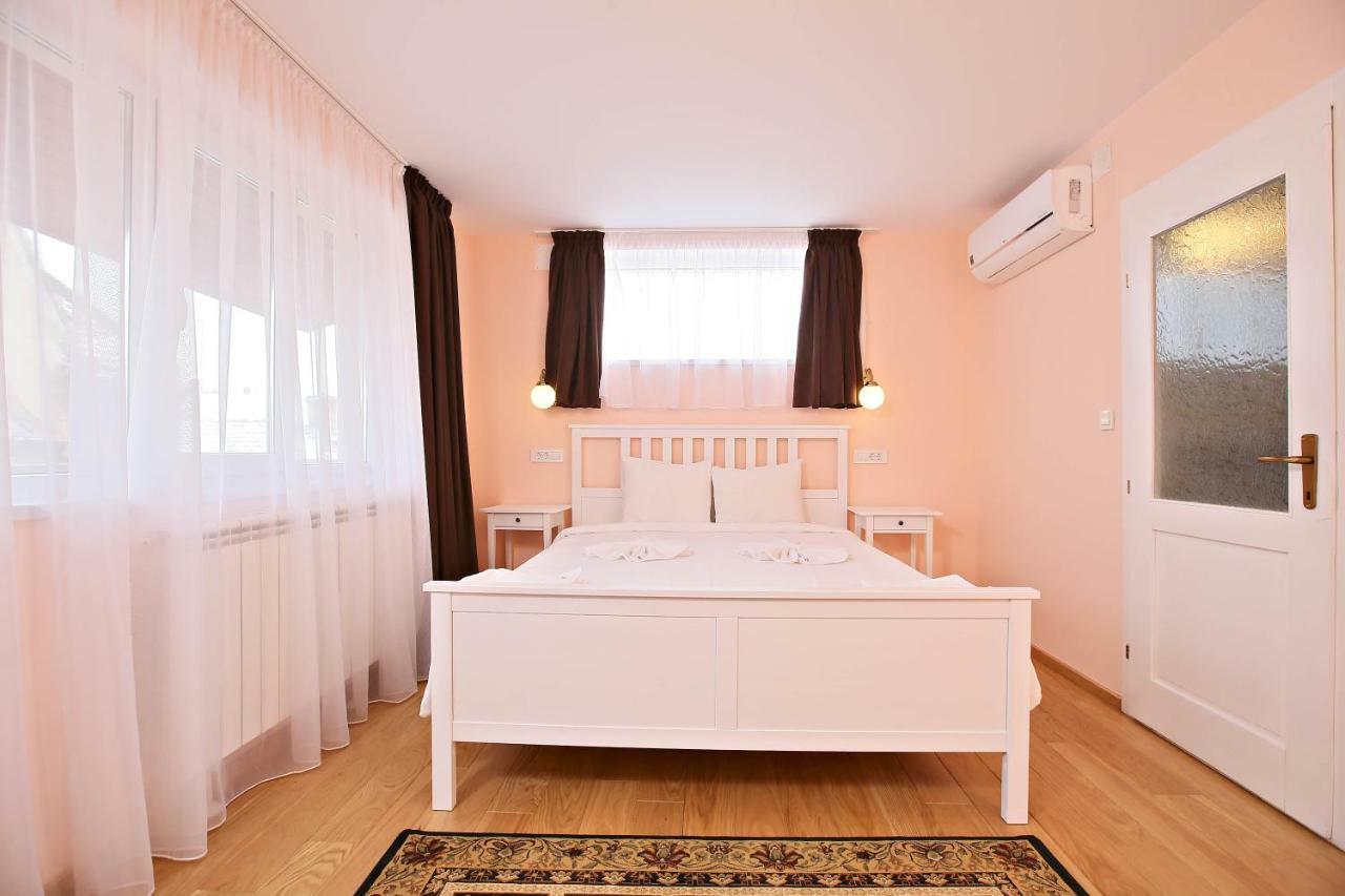 Boutique Apartments Oradea Zewnętrze zdjęcie